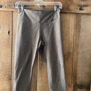 Nike cropped workout pant